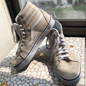 Vans Sk8-Hi High-Tops | UNISEX - M 7.0 / WMN 8.5